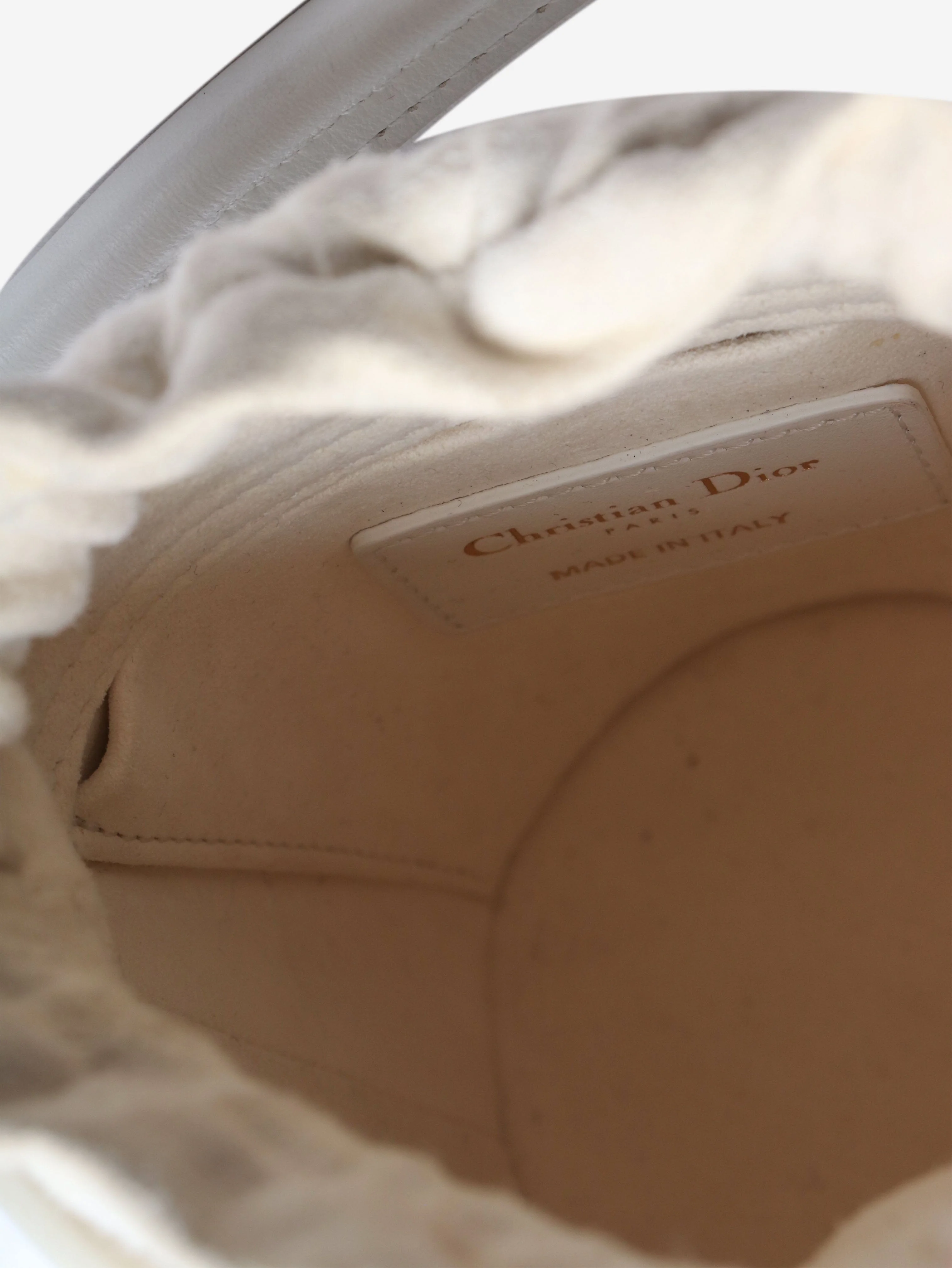 White Vibe bucket bag - Image 16